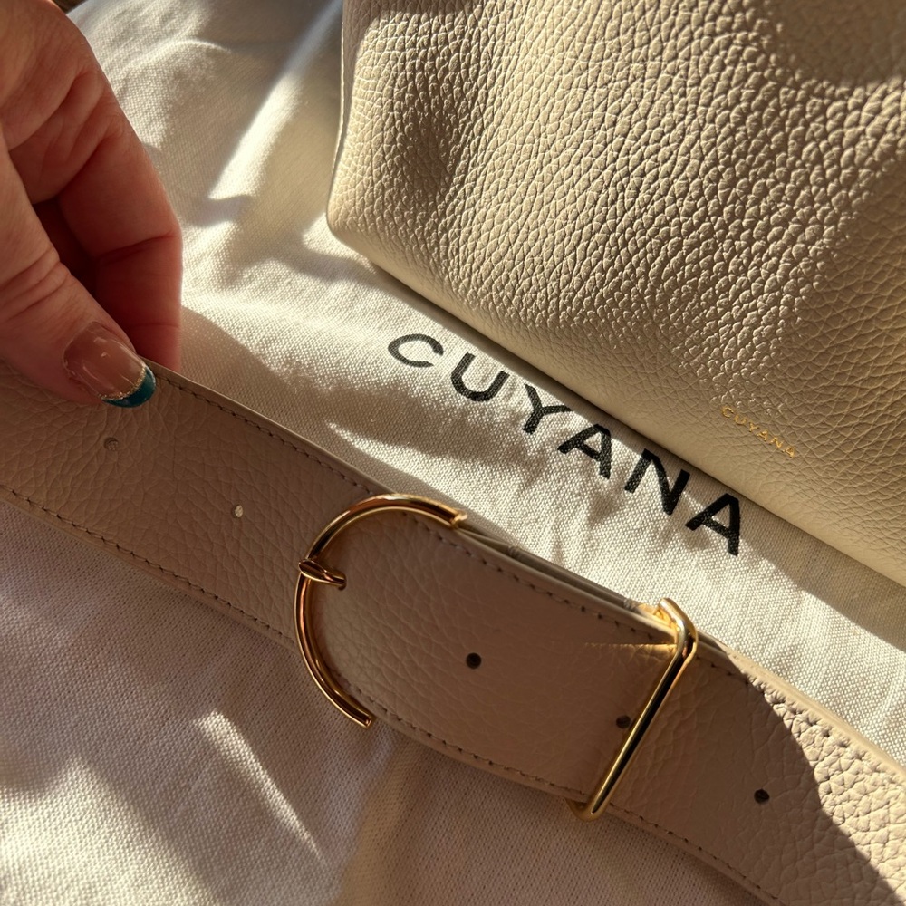 CUYANA Mini Easy Zipper Tote in Ecru - Picture 5 of 14